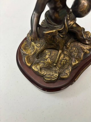 Figura de bronce Celdra auténtica firmada por el