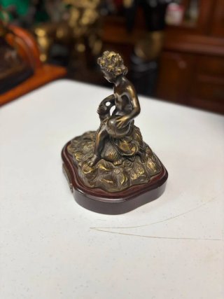 Figura de bronce Celdra auténtica firmada por el