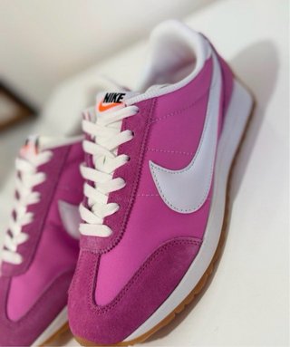 Nike fucsia y blanco