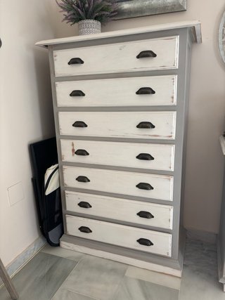 Muebles de dormitorio: mesillas, sinfonier, comoda
