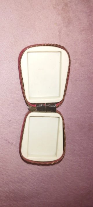 Kit de costura antiguo