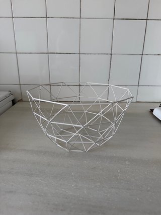 Frutero de alambre geométrico