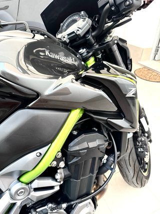 Kawasaki Z900 FULL Negra y Verde