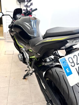 Kawasaki Z900 FULL Negra y Verde