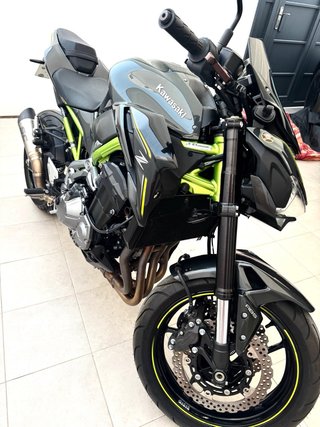 Kawasaki Z900 FULL Negra y Verde