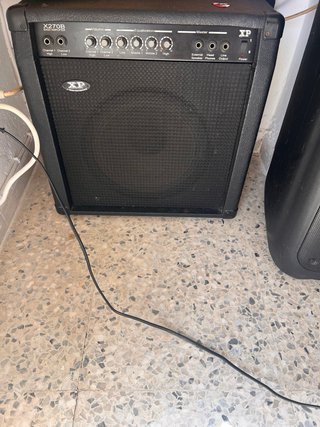 Guitarra eléctrica y amplificador