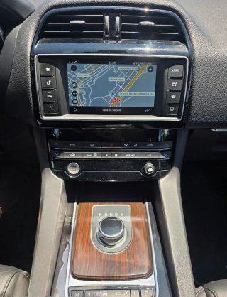 Jaguar F-Pace 2016