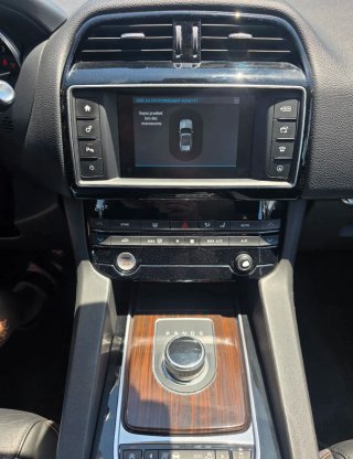 Jaguar F-Pace 2016