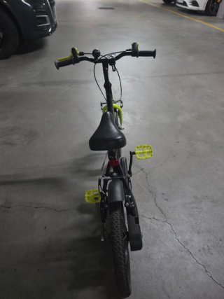 Bicicleta infantil 16 casi nueva