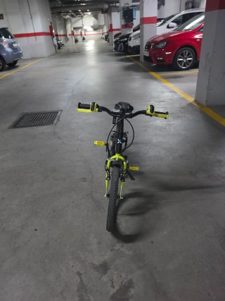 Bicicleta infantil 16 casi nueva
