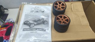 Thunder Tiger EB4 1/8 Nitro Buggy