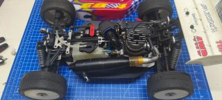 Thunder Tiger EB4 1/8 Nitro Buggy