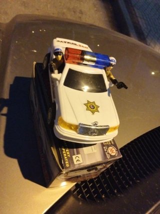 Coche de policía Patrol 360 sin usar