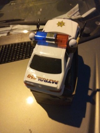Coche de policía Patrol 360 sin usar