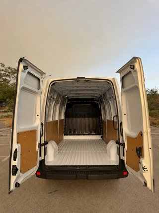 Nissan Interstar 2022
