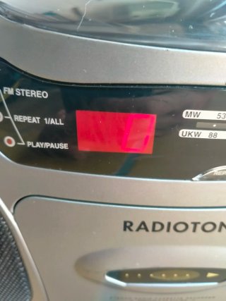 Radiocasete Radiotone Plata y Negro