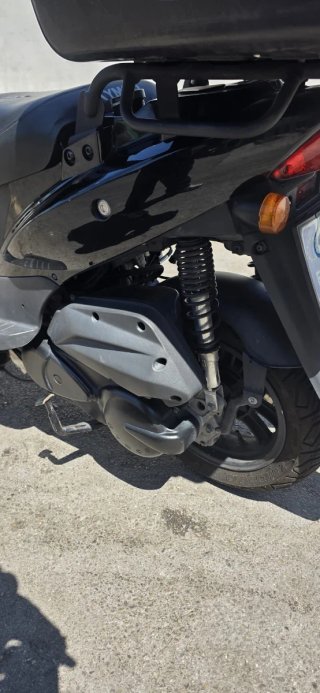Kymco Agility Carry 125cc Negra