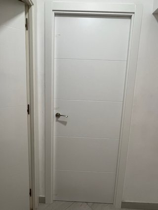 MONTADOR Servicios de carpintería  , puertas