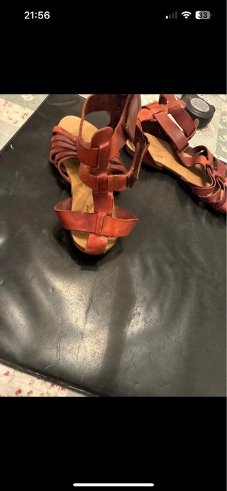 Sandalias de piel marrón talla 40