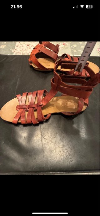 Sandalias de piel marrón talla 40