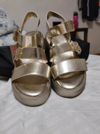 Sandalias doradas plataforma talla 36