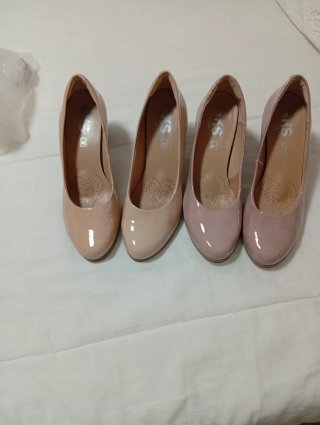 Zapatos de salón beige y rosa 40€ los dos pares