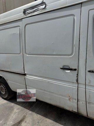 PUERTA LATERAL CORREDERA DERECHA Mercedes-Benz Sprinter Furgón (02.2000->)