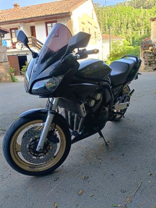 Yamaha Fazer 600 Negra