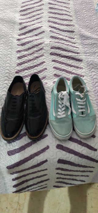 Zapatos Anna Field negros y Vans turquesa talla 39