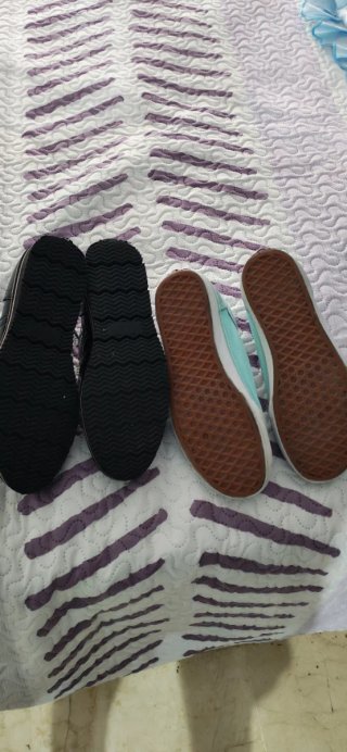 Zapatos Anna Field negros y Vans turquesa talla 39