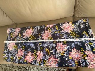 Pareo y bolso estampado flores oscuro