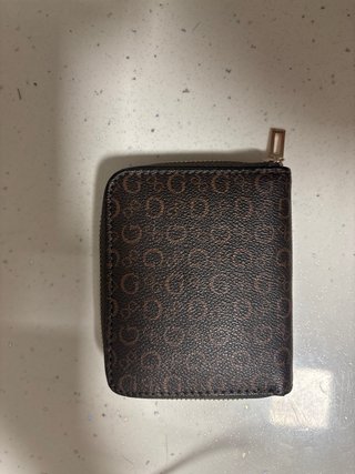 Cartera Guess Marrón y Dorada