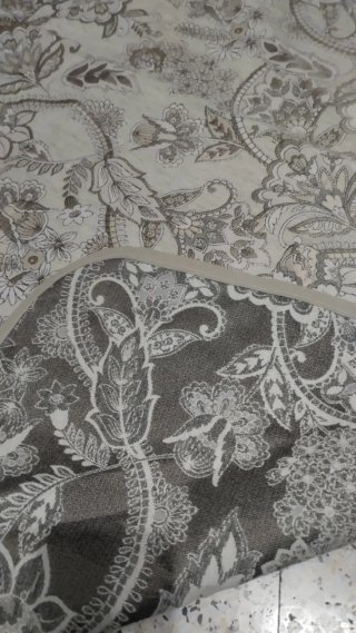 Tapete tela estampado floral beige y gris