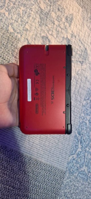 Nintendo 3DS XL Rossa + 2 Giochi + caricatore e stilo