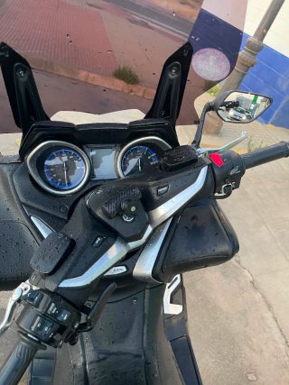 Yamaha TMAX Negra