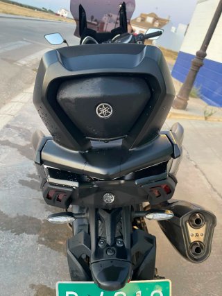 Yamaha TMAX Negra