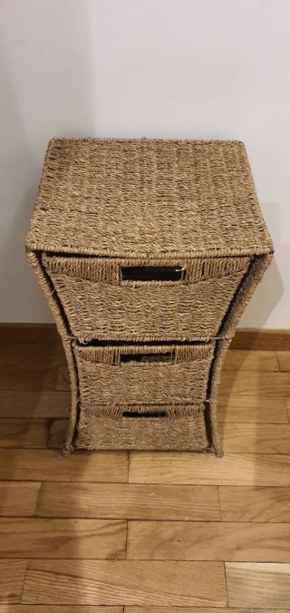 Cajonera de mimbre y madera