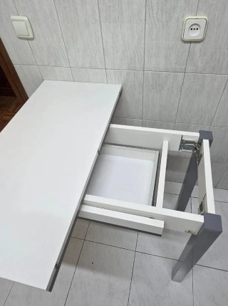 Mesa de cocina extensible blanca y gris