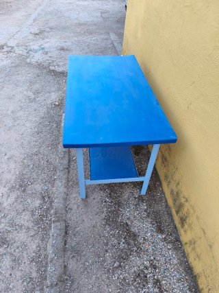 Mesa de trabajo o exterior azul