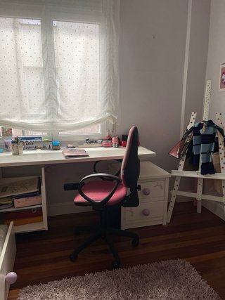 Cama nido juvenil con estudio y estantería