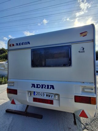 Caravana Adria con documentación