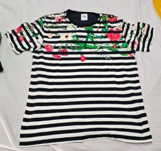 Camiseta Zara Talla L Estampado Floral Rayas
