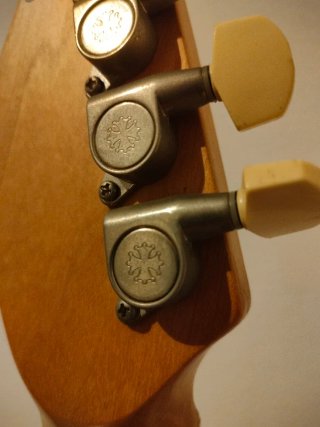 Guitarra LAG francesa (descatalogada)