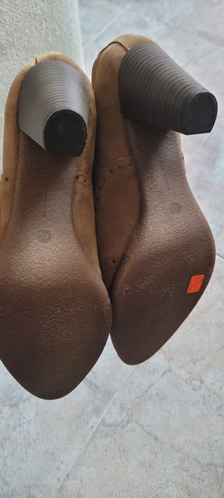 Zapatos Oxford BOCH ante camel tacón talla 40