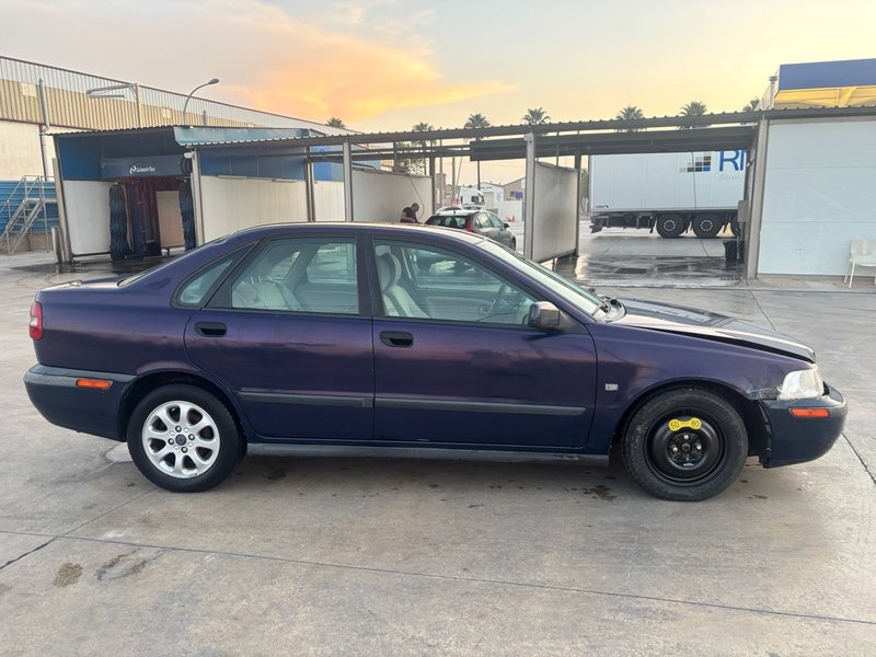 Volvo S40 1.9D 102 CV – Año 2000 – 299.000 km - foto 1