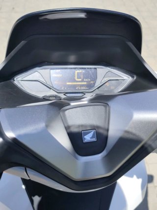 Honda PCX 125 2025 Blanca