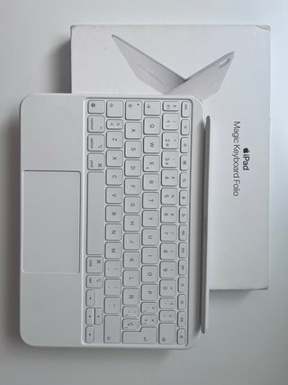 iPad A16 256GB + Magic Keyboard + Apple Pencil