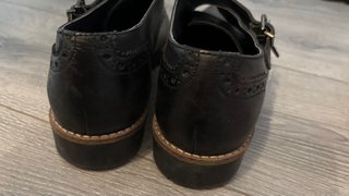 Zapatos de vestir negros con doble hebilla
