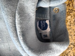 Camisola infantil azul com pinguim