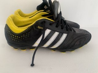 Botas de fútbol Adidas 11pro